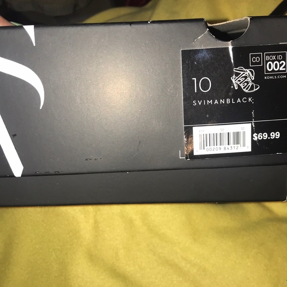 Black Vera Wang High Heels - Picture 5 of 5